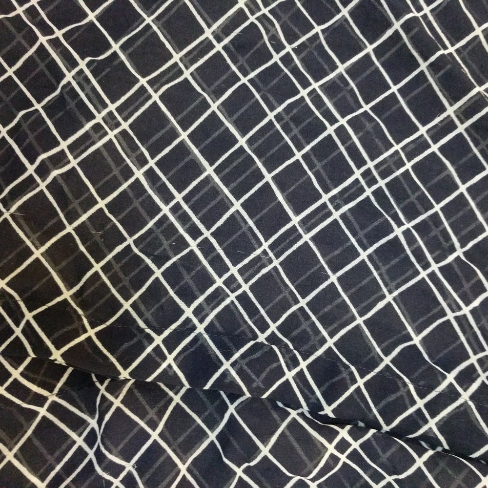 ♥️BR sheer navy+white blouse (XL)♥️ - Picture 4 of 8